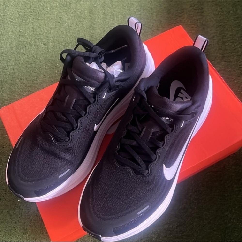 Nike ZoomX Vista Running Shoes Black White Lightweight Cushioned Sneakers - Picture 6 of 8